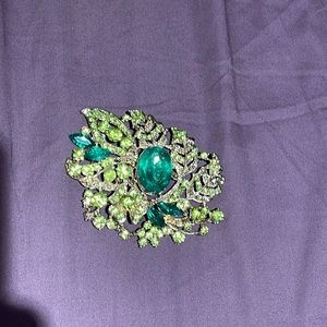 Beautiful green brooch can also be used as a necklace a true statement piece